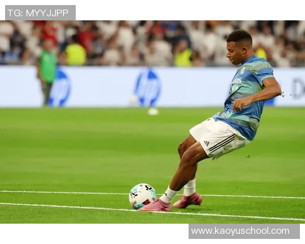 皇马与利兹联激战在即球迷期待精彩对决与历史碰撞 皇马与利兹联激战在即球迷期待精彩对决与历史碰撞